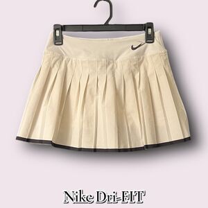 Nike Dri-FIT Pleated Tennis Skirt with Built-In Shorts – Women’s Small, Off-Whit